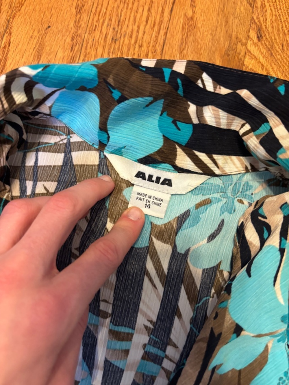 Alia Turquoise Floral Short-Sleeve Button-Down Shirt - Picture 5 of 7